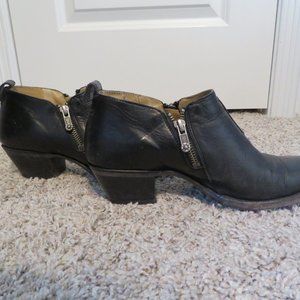 Frye Billie Booties 7.5